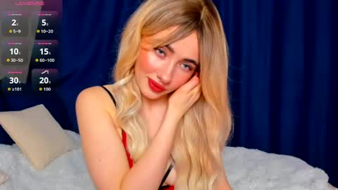 aria_montclair online show from May 17, 5:39 am