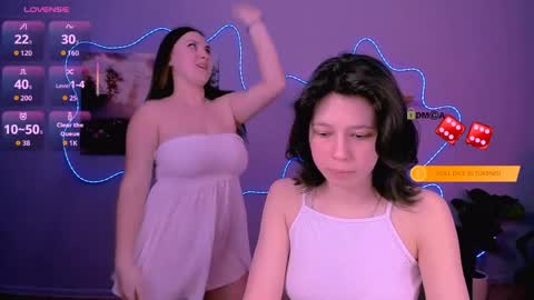 aria_wild_ online show from April 9, 6:24 pm