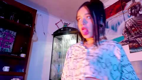 ariana_whitee online show from March 27, 9:43 am