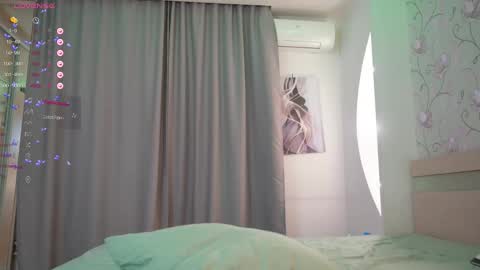 arianapretty online show from September 19, 4:33 am