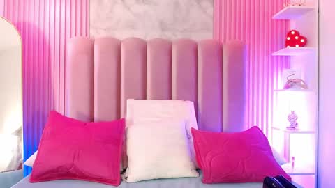 ArianaRougee online show from May 16, 10:47 am