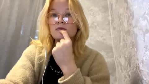 Kira online show from July 17, 6:51 am