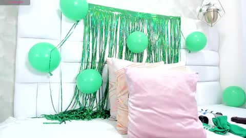 Arianna Sweeg online show from March 18, 7:02 am