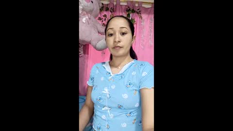 ariatnavillaalba online show from April 12, 8:55 pm