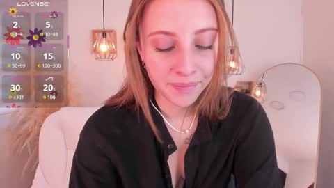 Snapshot of arii_1010_ chatting on October 8, 9:30 pm Ari online show from October 8, 9:30 pm