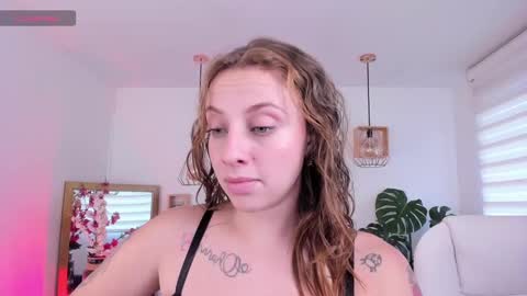 Snapshot of arii_1010_ chatting on September 22, 7:34 pm Ari online show from September 22, 7:34 pm
