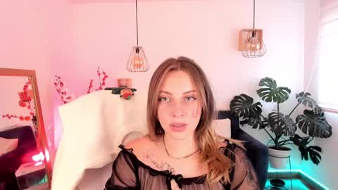 Snapshot of arii_1010_ chatting on December 16, 7:43 pm Ari online show from December 16, 7:43 pm