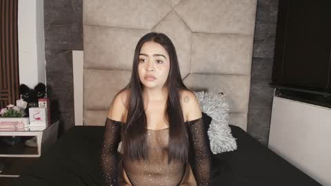 ariia_monroee online show from April 18, 1:41 am