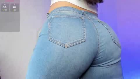 ariiah_walker_ online show from November 19, 12:54 am