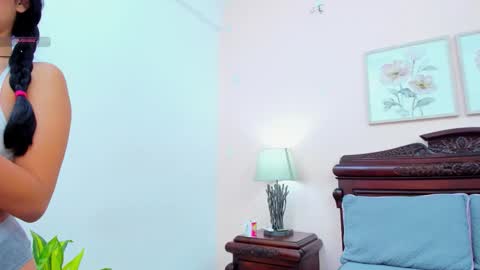 Ari  online show from November 8, 1:38 pm