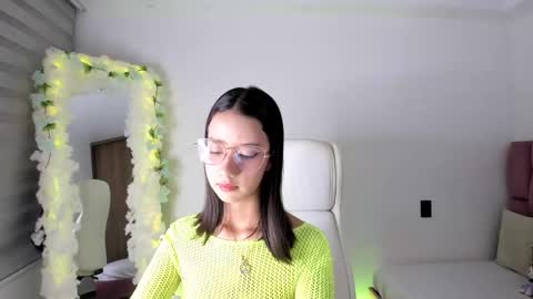 Lia Rose online show from February 16, 2:00 am