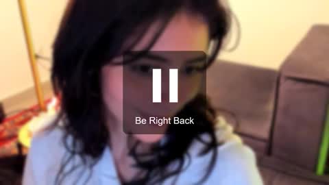 Linda  independent model artgeea online show from December 17, 12:05 am