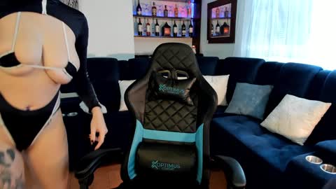 hellen online show from January 25, 3:25 pm