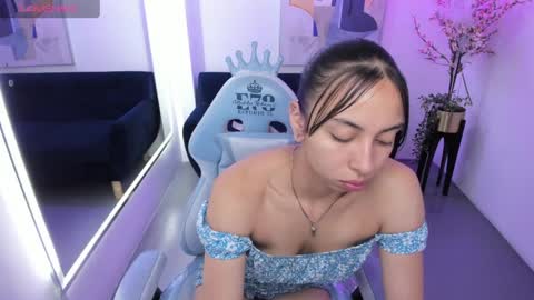 ARY.  online show from April 10, 11:27 am