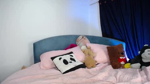  Aschly  online show from December 19, 1:47 pm