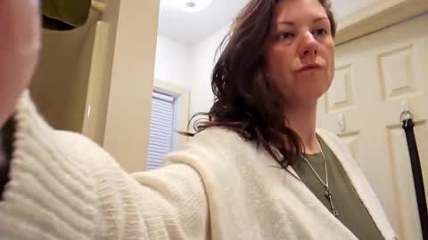 Ashelynn Grey online show from January 28, 3:15 am