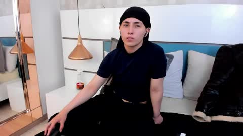 Ashkoreh online show from April 20, 6:44 pm