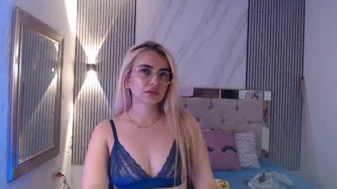 ashley__tylor online show from March 27, 2:46 am