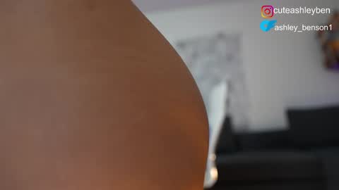 ashley  online show from October 29, 2:05 am