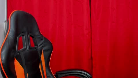 Snapshot of ashleytravis_ chatting on January 9, 2:54 am online show from January 9, 2:54 am