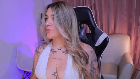 Ashley Lauren online show from September 25, 3:49 am