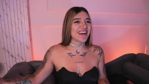 Ashley Lauren online show from February 15, 2:22 pm