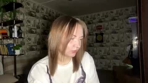 Lily online show from March 25, 5:16 pm