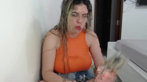Snapshot of ashlymoon chatting on February 11, 7:27 pm AshlyMoon online show from February 11, 7:27 pm