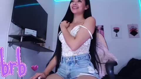 Snapshot of ashlyvesneva chatting on January 23, 10:33 pm  Ashly online show from January 23, 10:33 pm