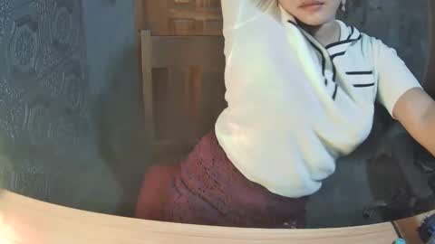 Nova Mae online show from April 8, 7:10 am