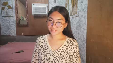 Rhean online show from December 17, 4:49 am