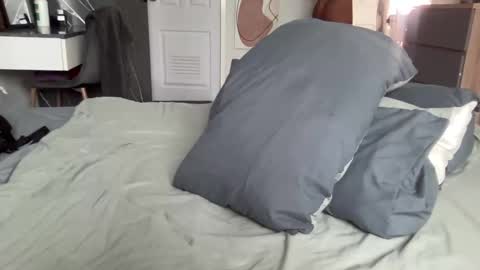 asiangirlandwhiteguy online show from February 16, 2:55 am