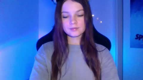 astradream_ online show from February 11, 9:05 pm