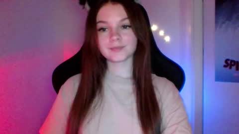 astradream_ online show from November 6, 10:04 pm