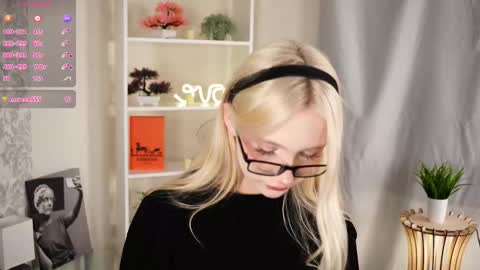 Kate online show from November 20, 4:19 pm