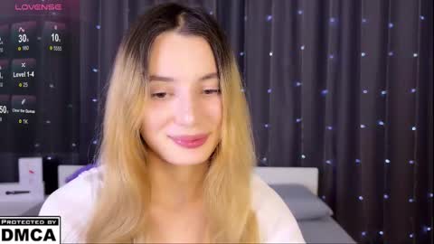 Snapshot of asya_foxy chatting on February 6, 8:45 pm Asya online show from February 6, 8:45 pm