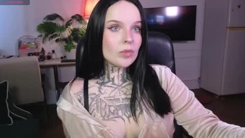 online every day between 10am-23pm online show from June 1, 7:10 am
