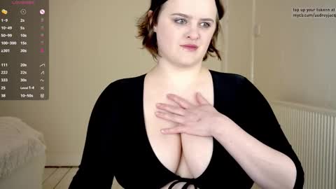 Audrey Jacq online show from February 3, 4:12 pm