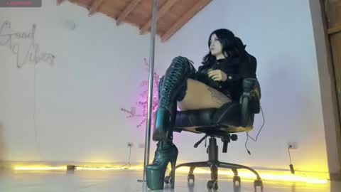 aura online show from March 11, 7:57 am