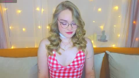 Kate online show from March 3, 3:59 pm