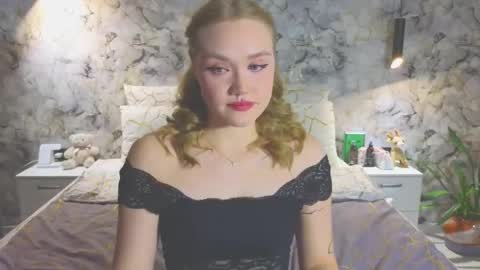 Kate online show from December 1, 5:59 pm