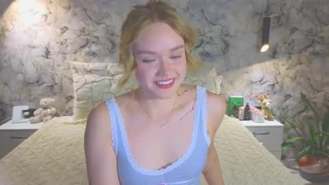 Kate online show from December 3, 5:04 pm