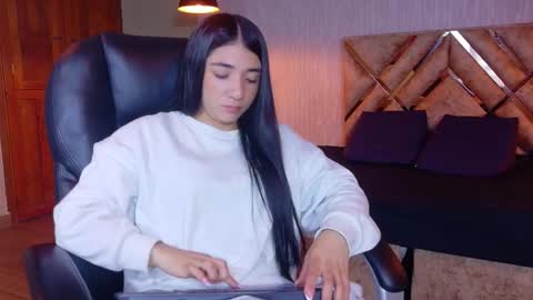 Aurora online show from November 5, 3:56 am