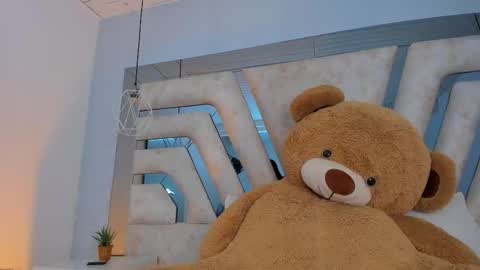 Aurora  online show from January 13, 9:08 pm