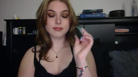 auroralightz1 online show from February 25, 7:45 pm