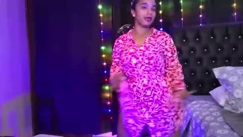 auryds online show from March 1, 2:33 am