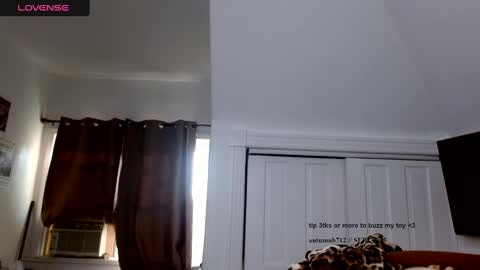 autumnb712 online show from September 11, 9:15 pm