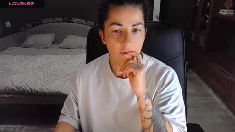 Ava online show from November 4, 6:13 pm