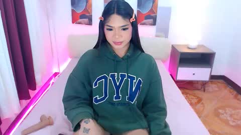 Snapshot of ava_lux chatting on October 13, 8:06 am GODDESS AVA online show from October 13, 8:06 am