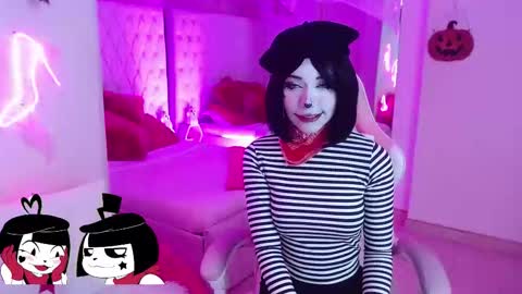 AVA online show from October 31, 2:32 pm